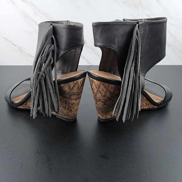 *CLEARANCE Rampage Wollie Fringe Black Wedges - Picture 4 of 8